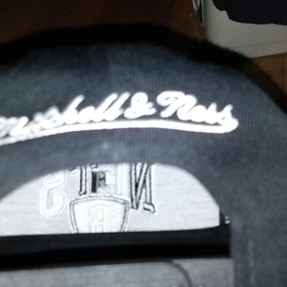 Mitchell and Ness Brooklyn Nets Snapback Near Mint - Picture 2 of 2